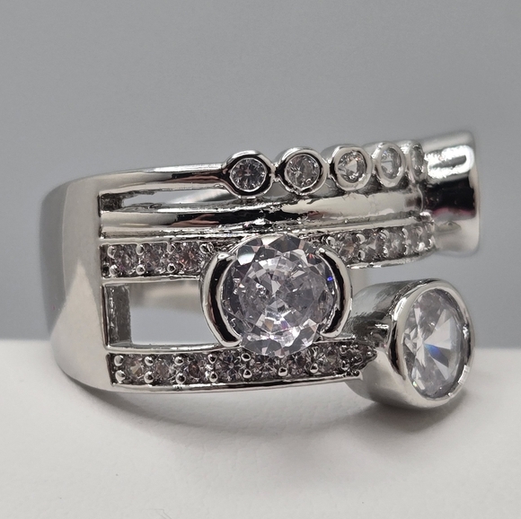 Multi-Stone Diamond Fashion Silver Tone Cocktail Ring Size 8 NWOT - Picture 7 of 12